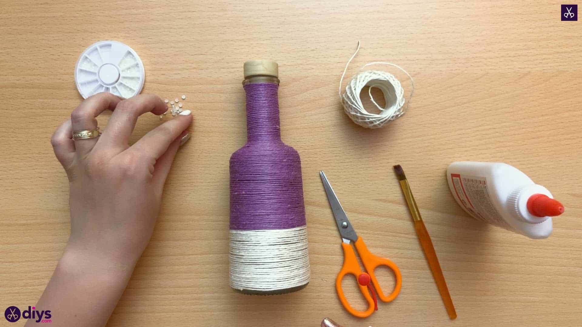 Twine wrapped bottle yarn