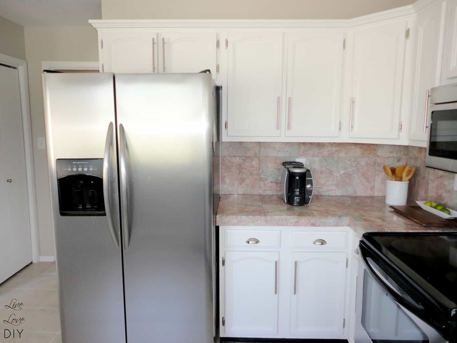A ten step beginner's guide to painting kitchen cabinets white