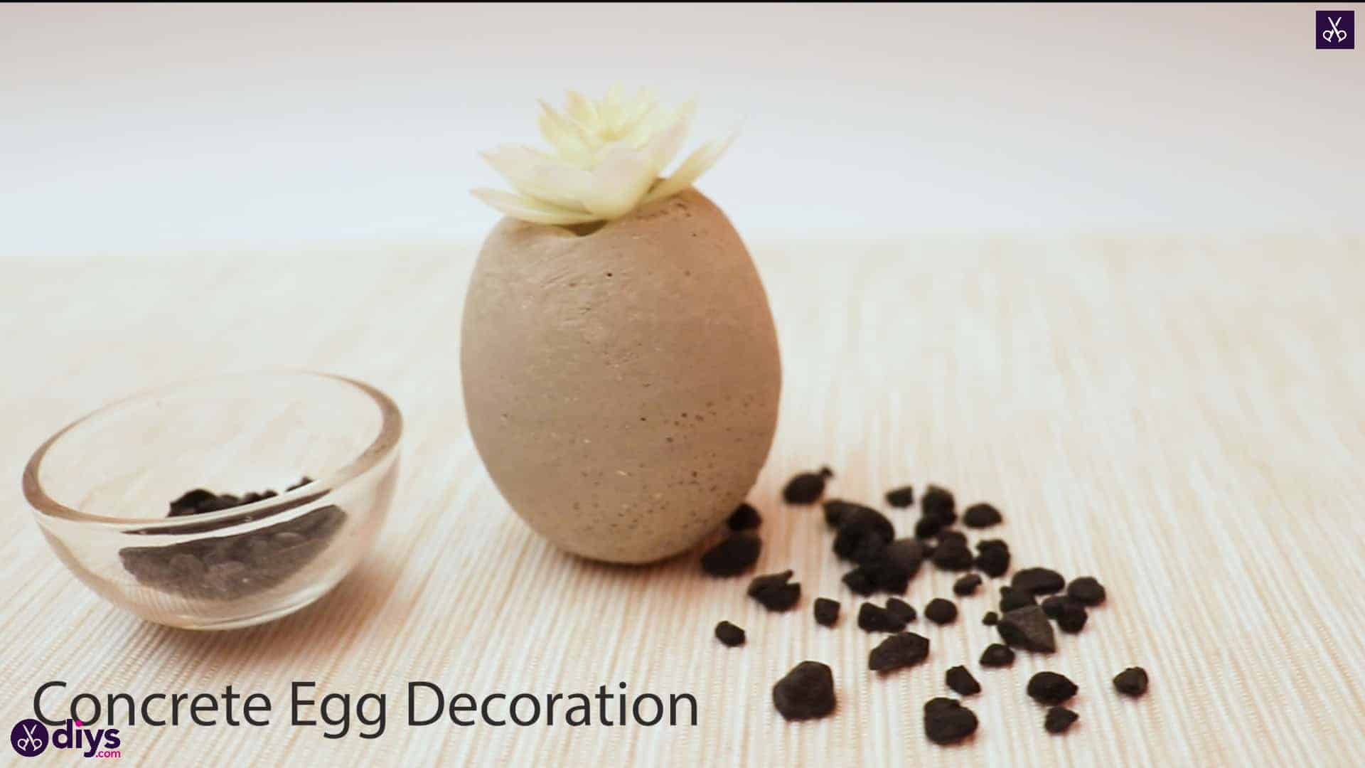 Concrete egg decoration