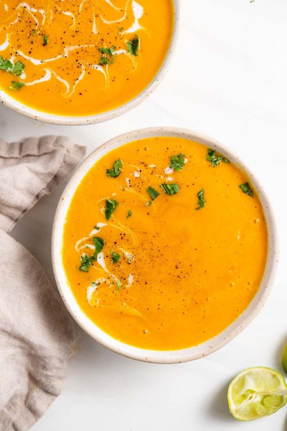 Crockpot butternut squash soup easy thanksgiving recipes