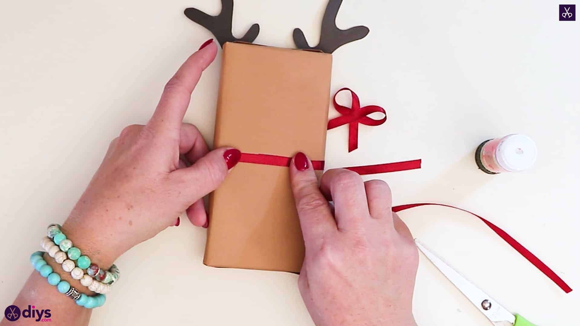 Diy reindeer gift wrap for christmas back