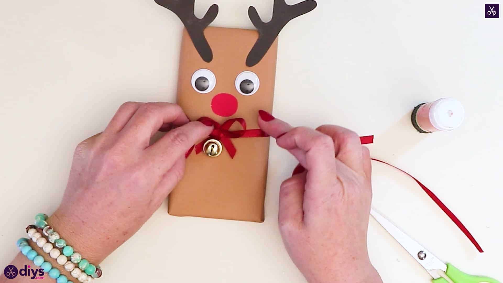 Diy reindeer gift wrap for christmas beautiful