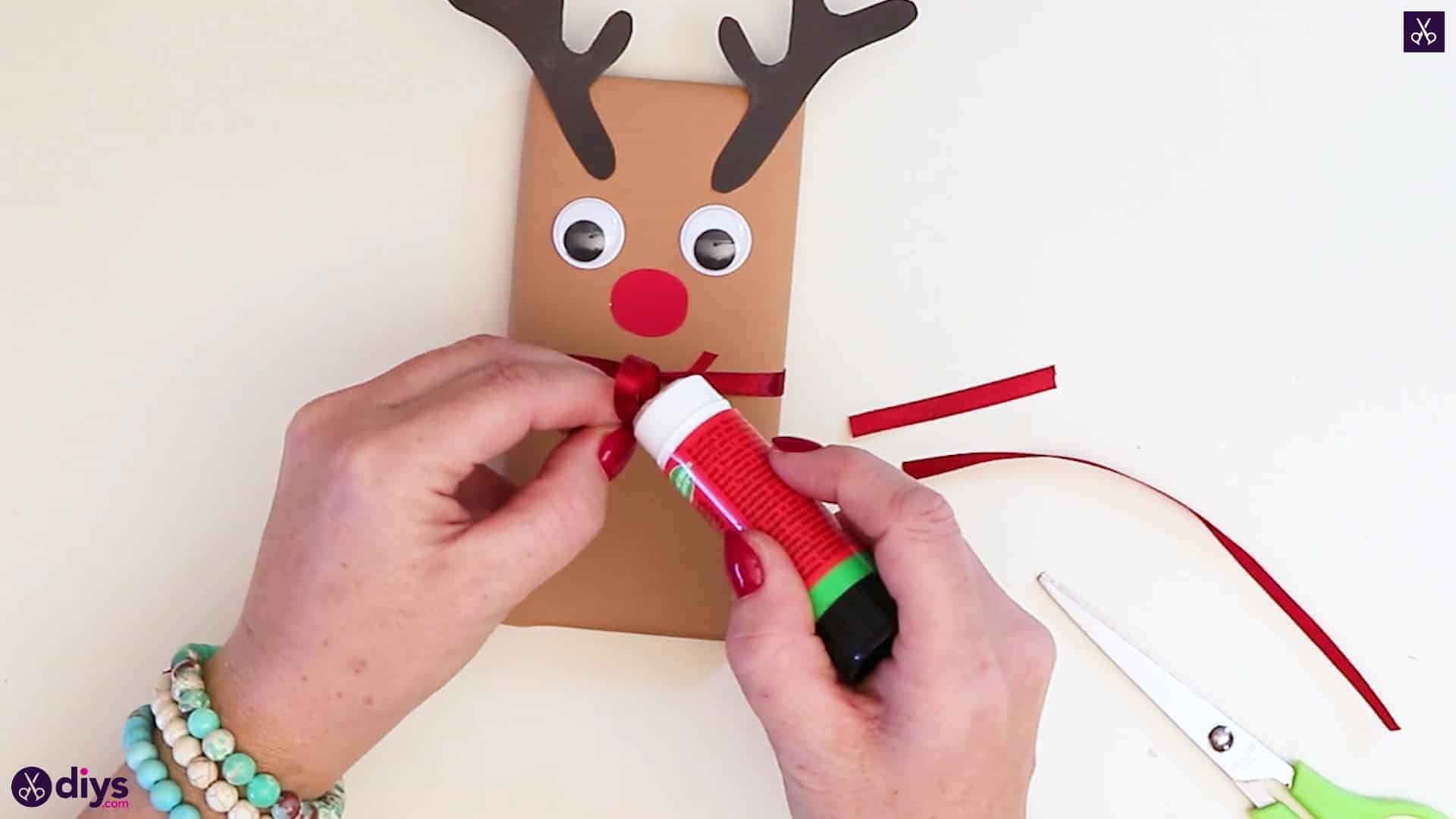 Diy reindeer gift wrap for christmas simple bow