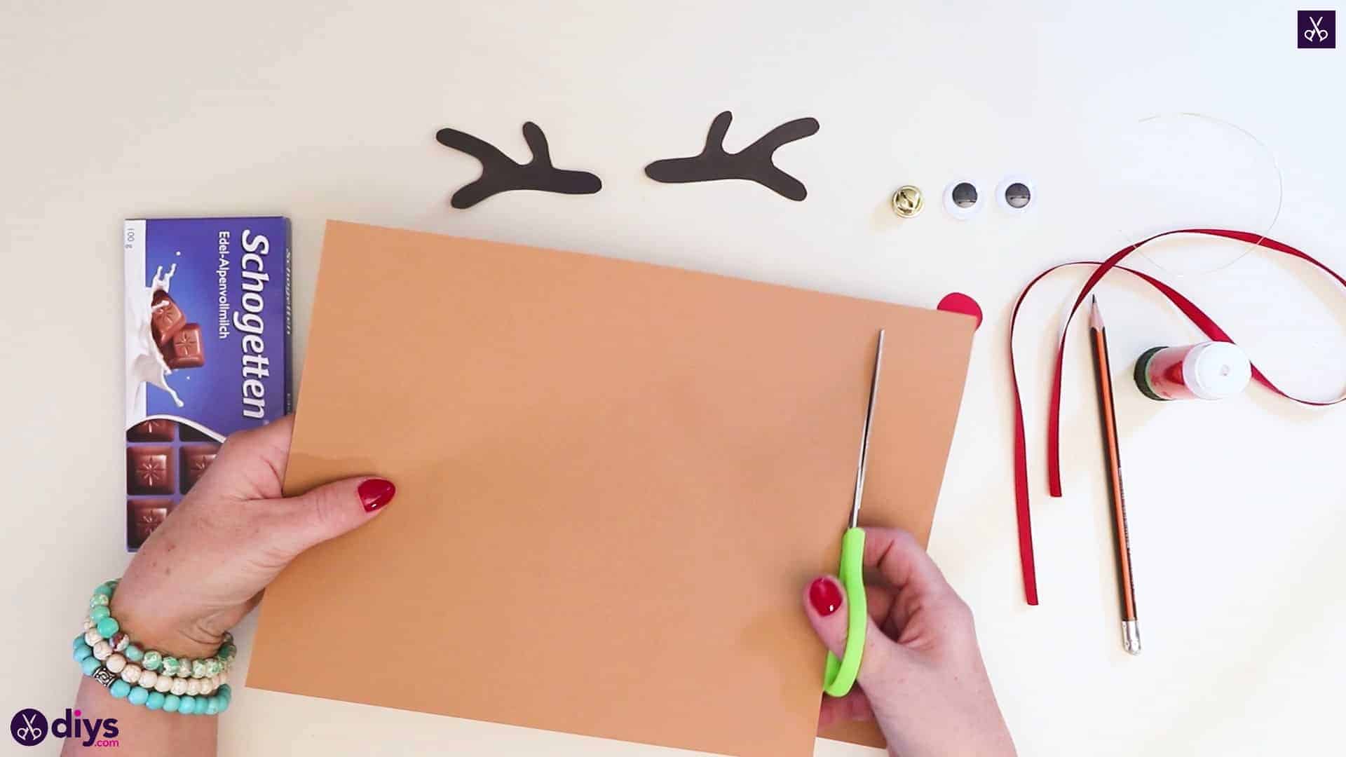 Diy reindeer gift wrap for christmas step 4
