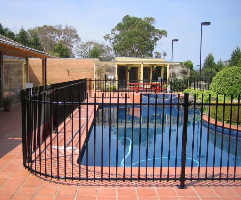 Diy in ground pool fence