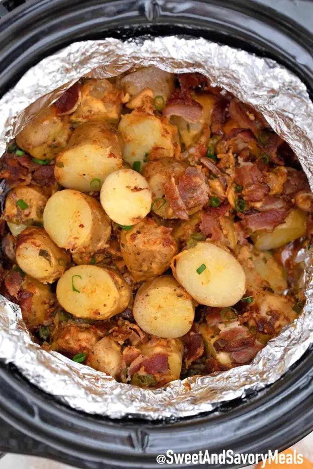 Loaded slow cooker potatoes thanksgiving crockpot recipes