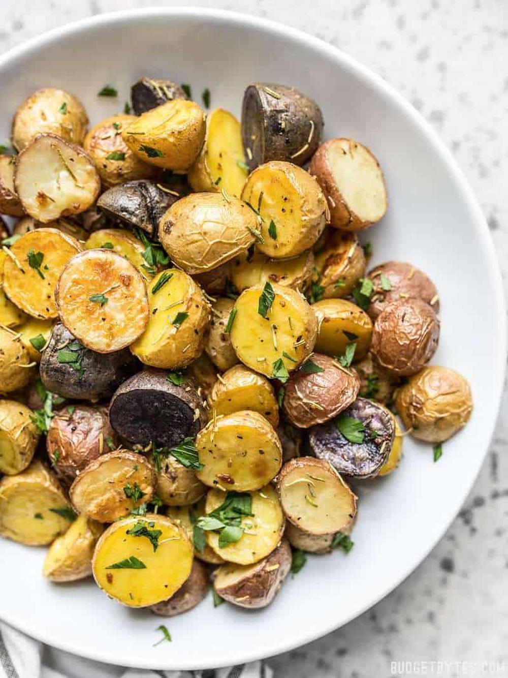 Rosemary roasted potatoes most popular thanksgiving side dishes 
