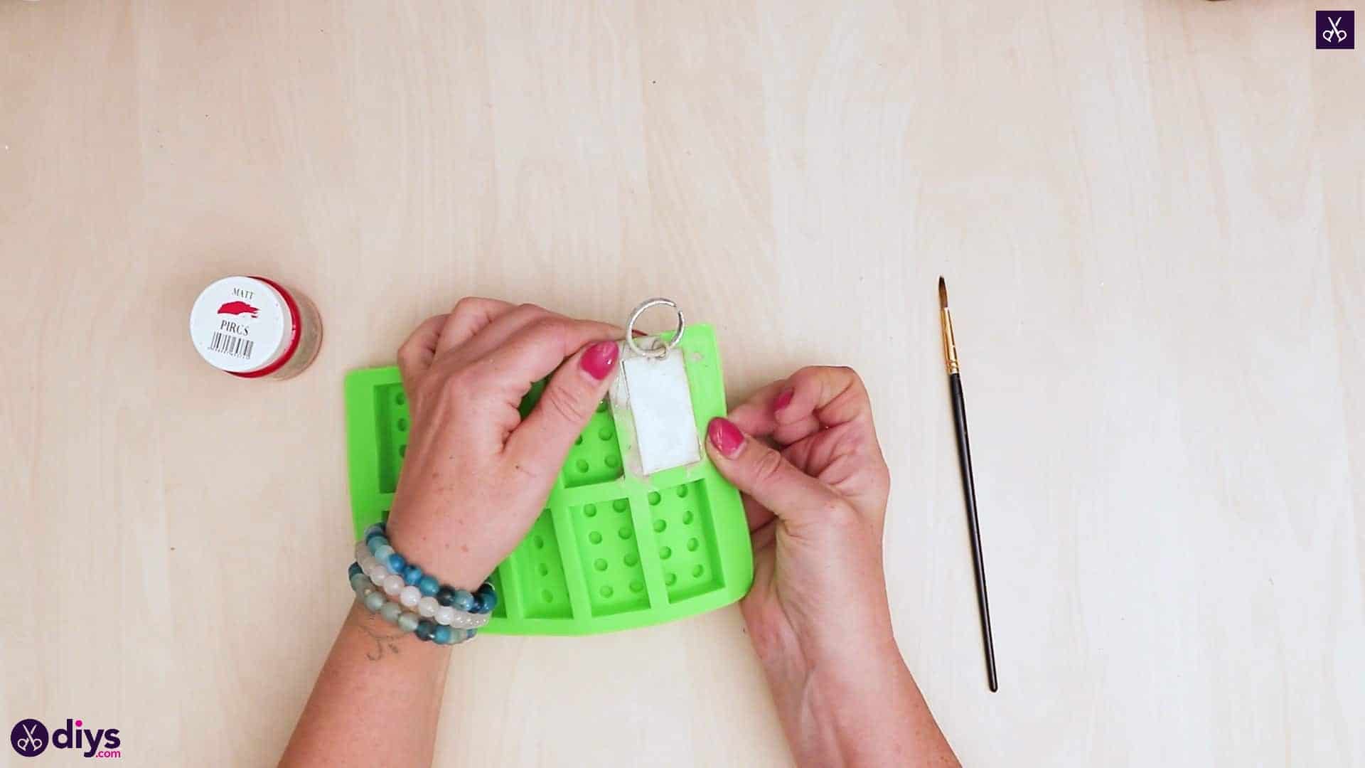 Concrete lego block keychain diy