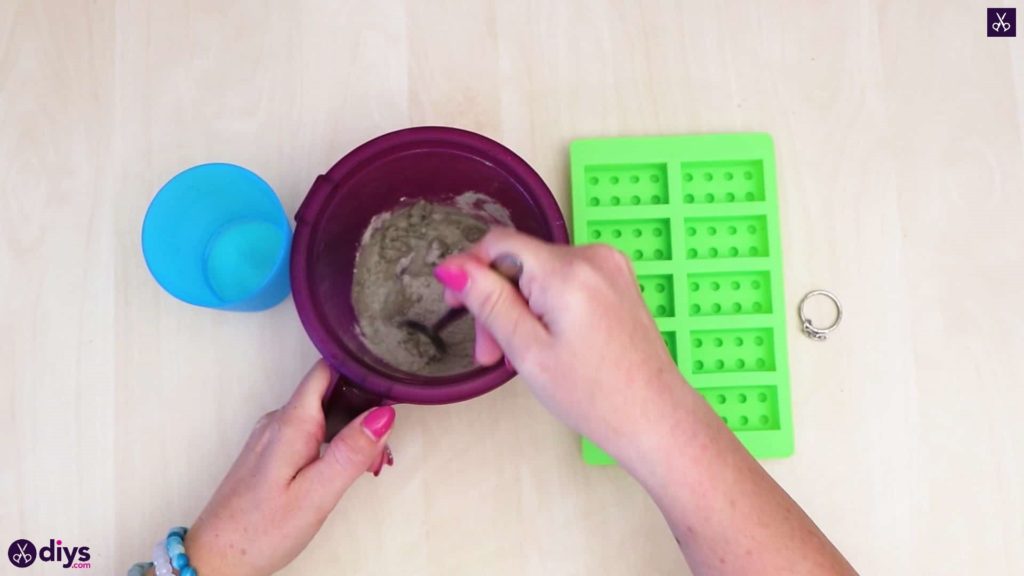 Concrete lego block keychain mixing