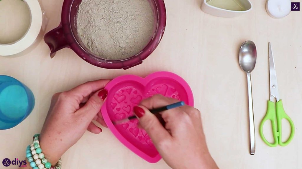 Diy concrete heart candle holder add oil