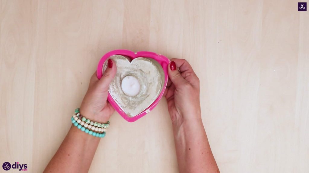 Diy concrete heart candle holder remove mold