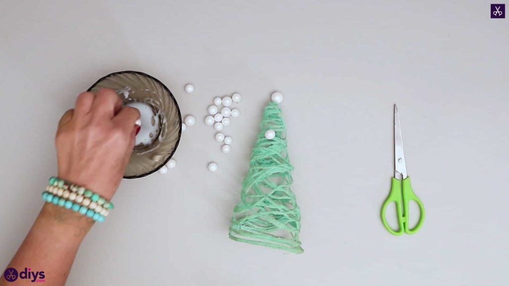 String art christmas tree glue