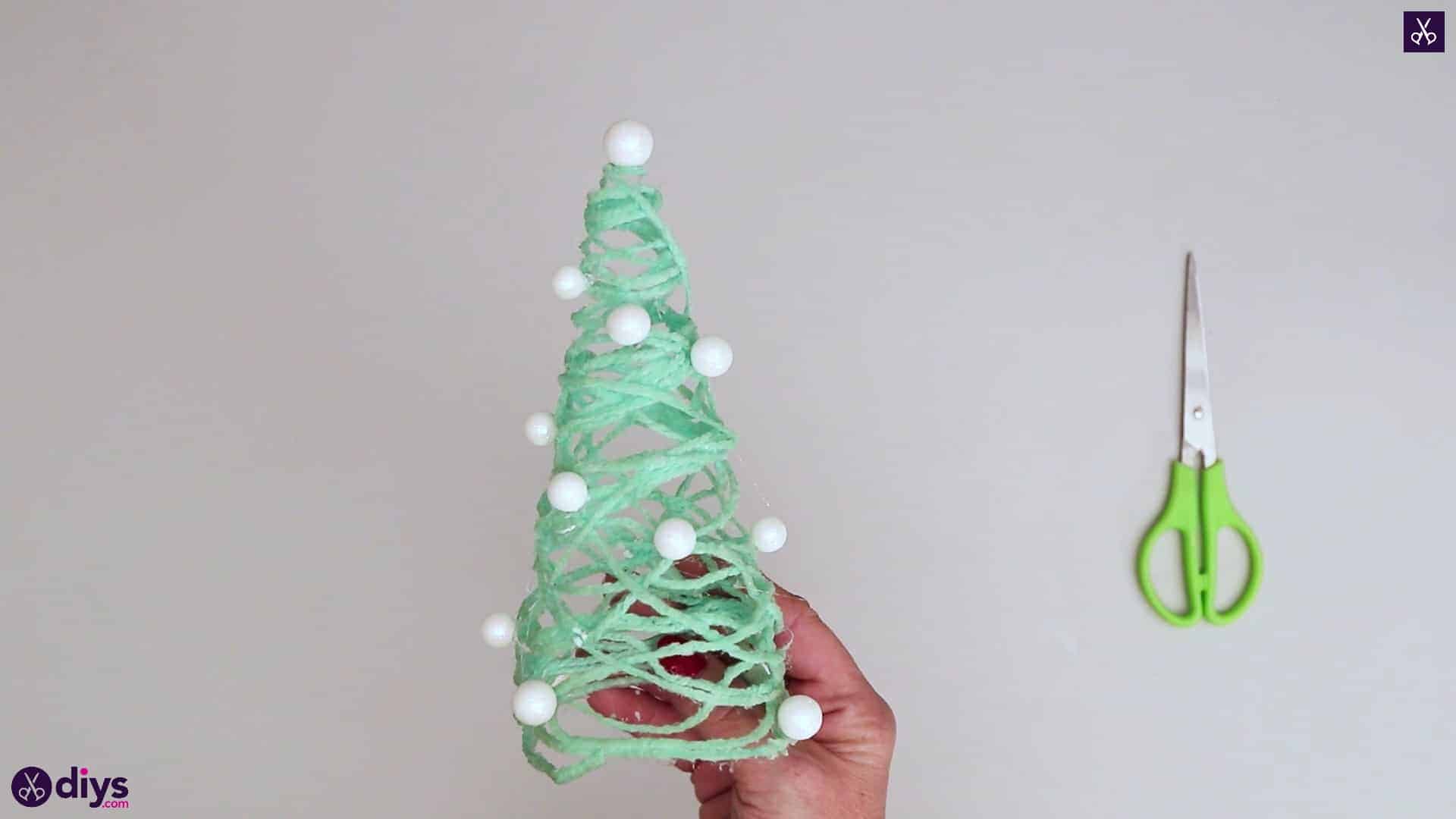 How To Make A String Christmas Tree