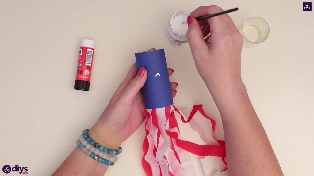 Toilet paper roll patriotic blower paint brush