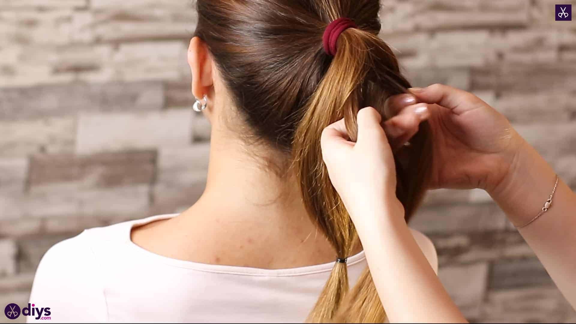3 easy ponytails for everyday wear tutorial step 3a