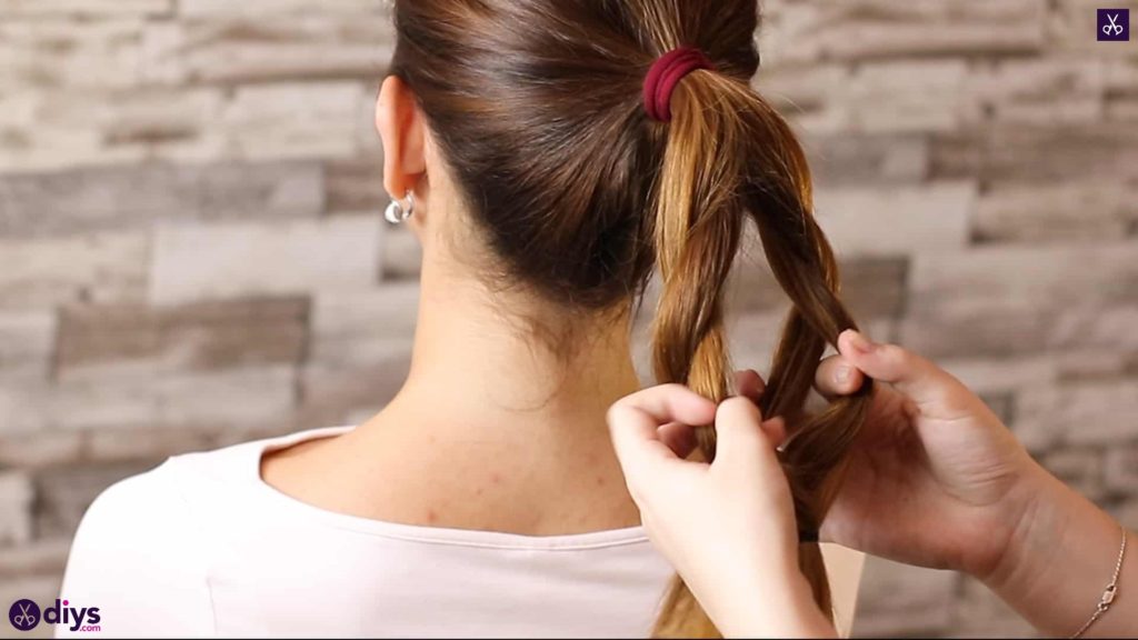 3 easy ponytails for everyday wear tutorial step 3b