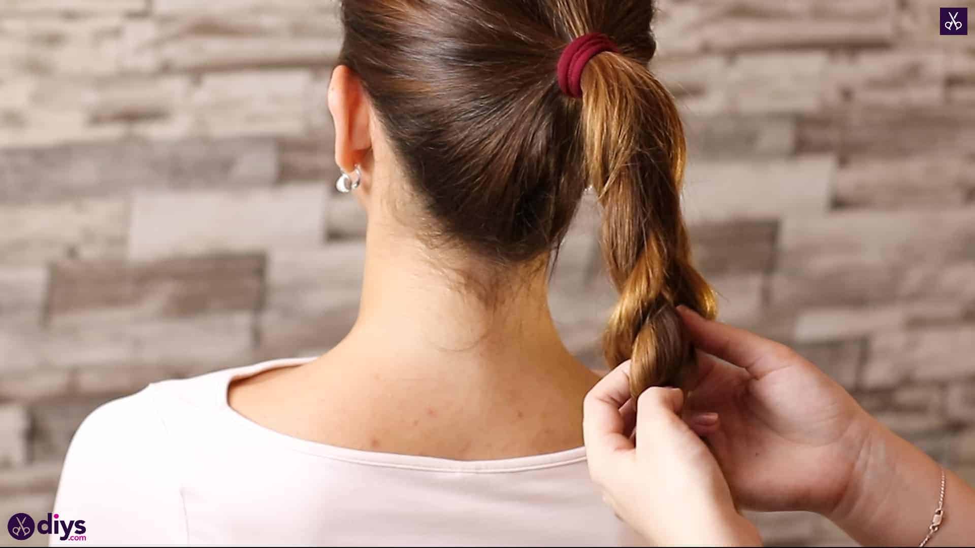 3 easy ponytails for everyday wear tutorial step 3v