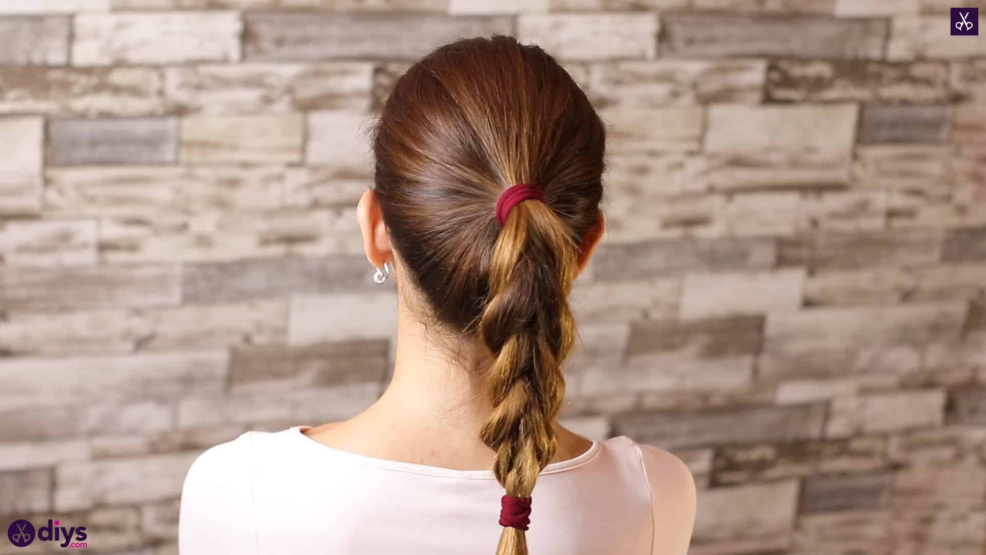 3 easy ponytails for everyday wear tutorial step 4f