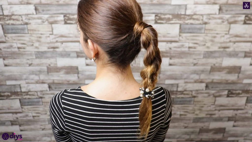 3 easy ponytails for everyday wear twisted ponytail