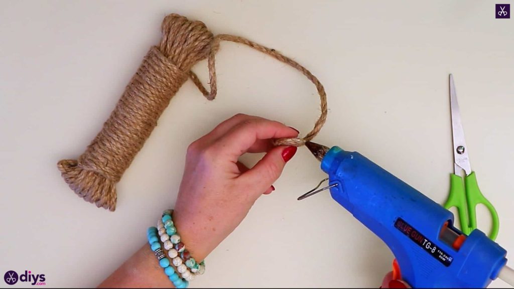 Diy round jute placemat step 3