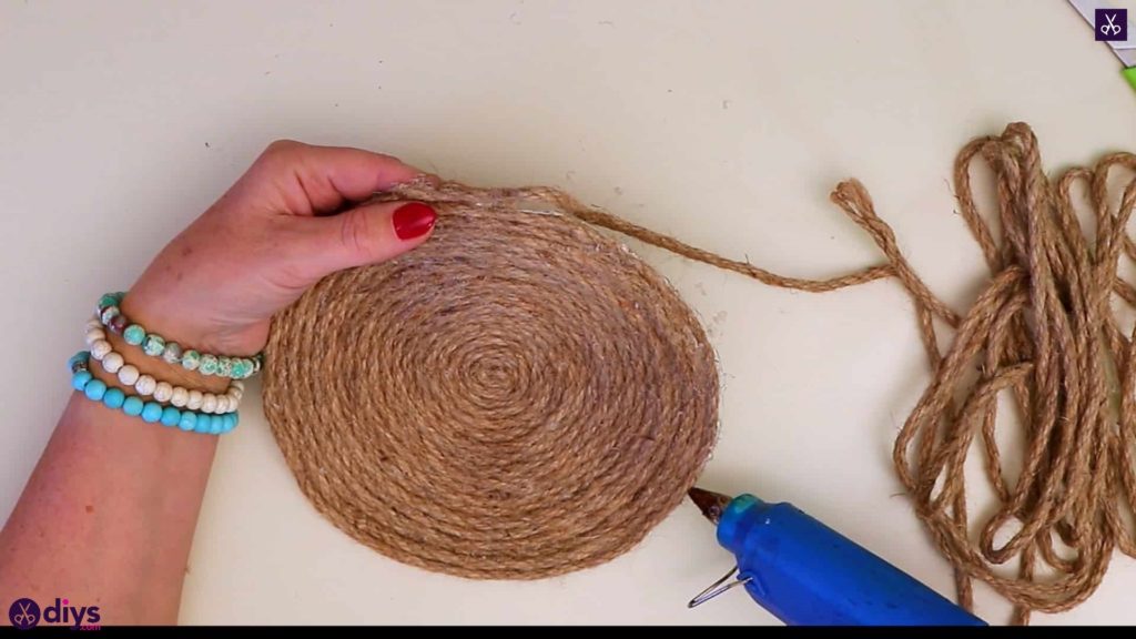 Diy round jute placemat step 4a