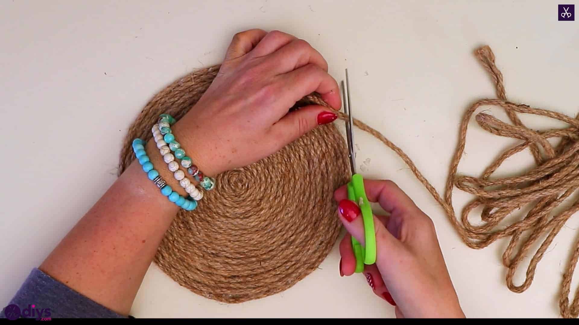 Diy round jute placemat step 4r