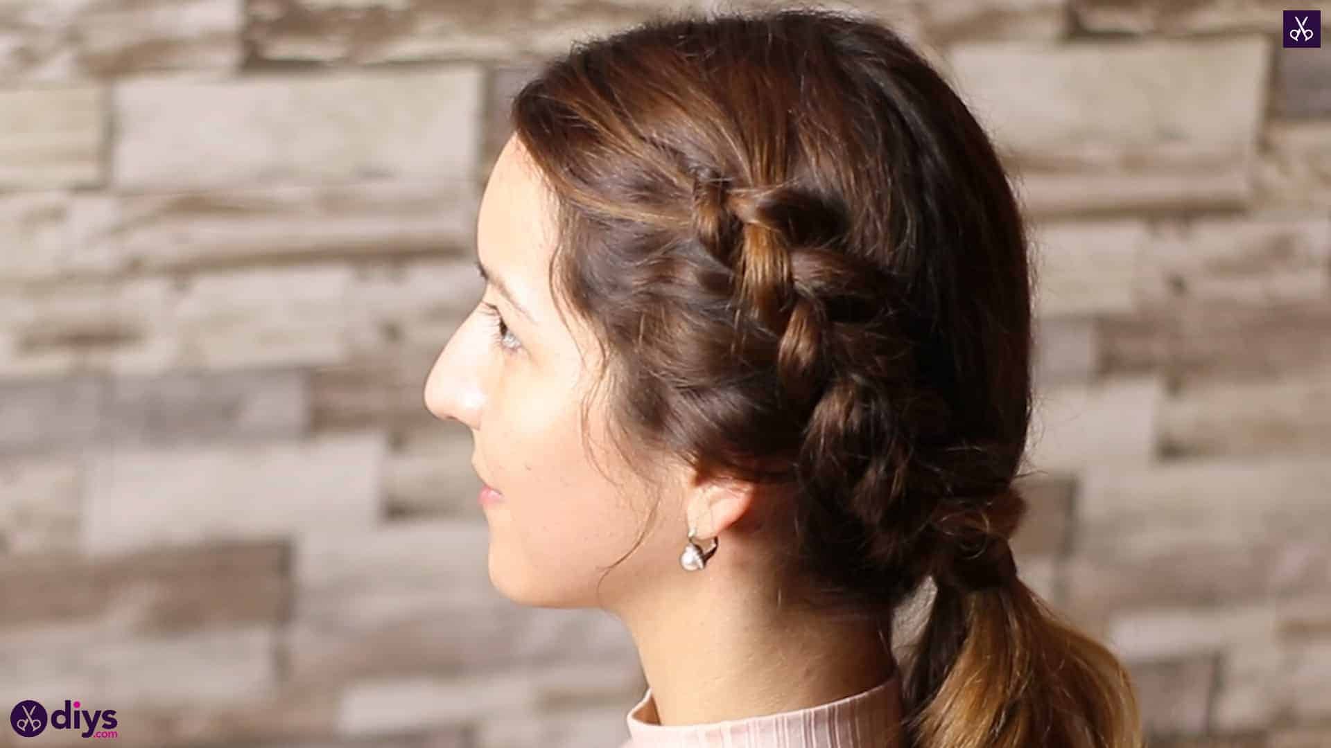 Elegant side braid hairstyle2