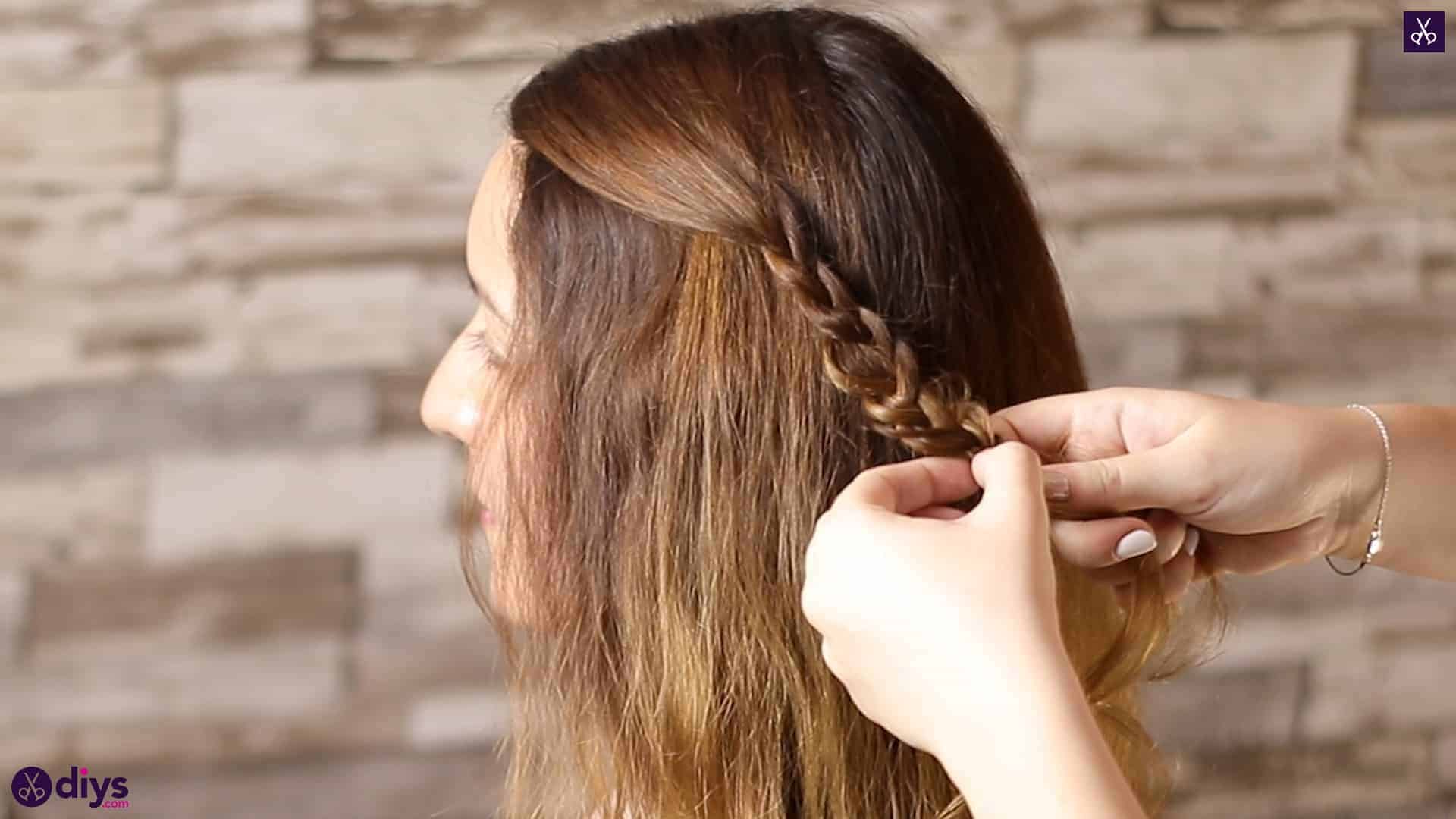 Half up, half down hairstyle for spring13