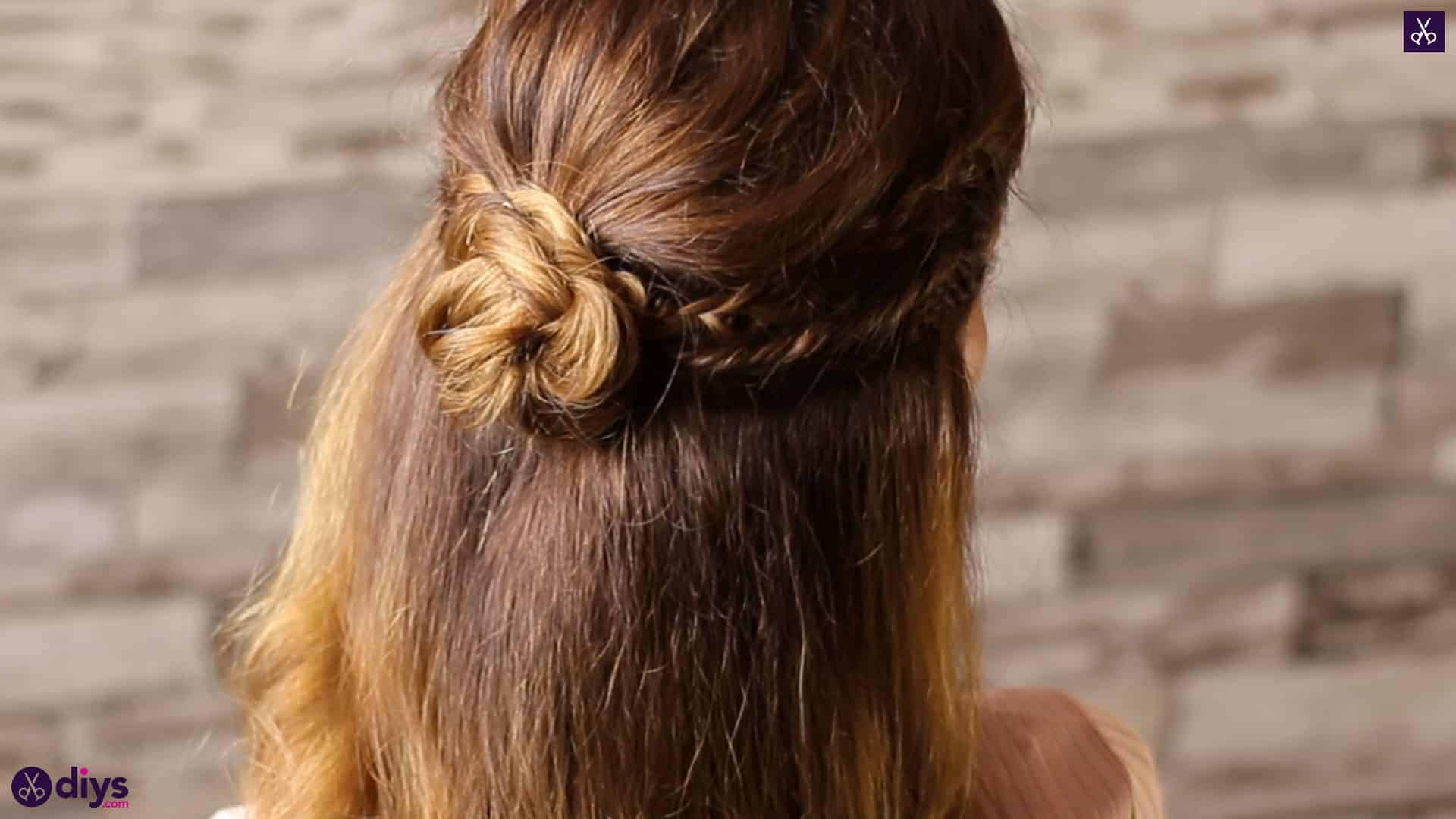 Half up, half down hairstyle for spring4
