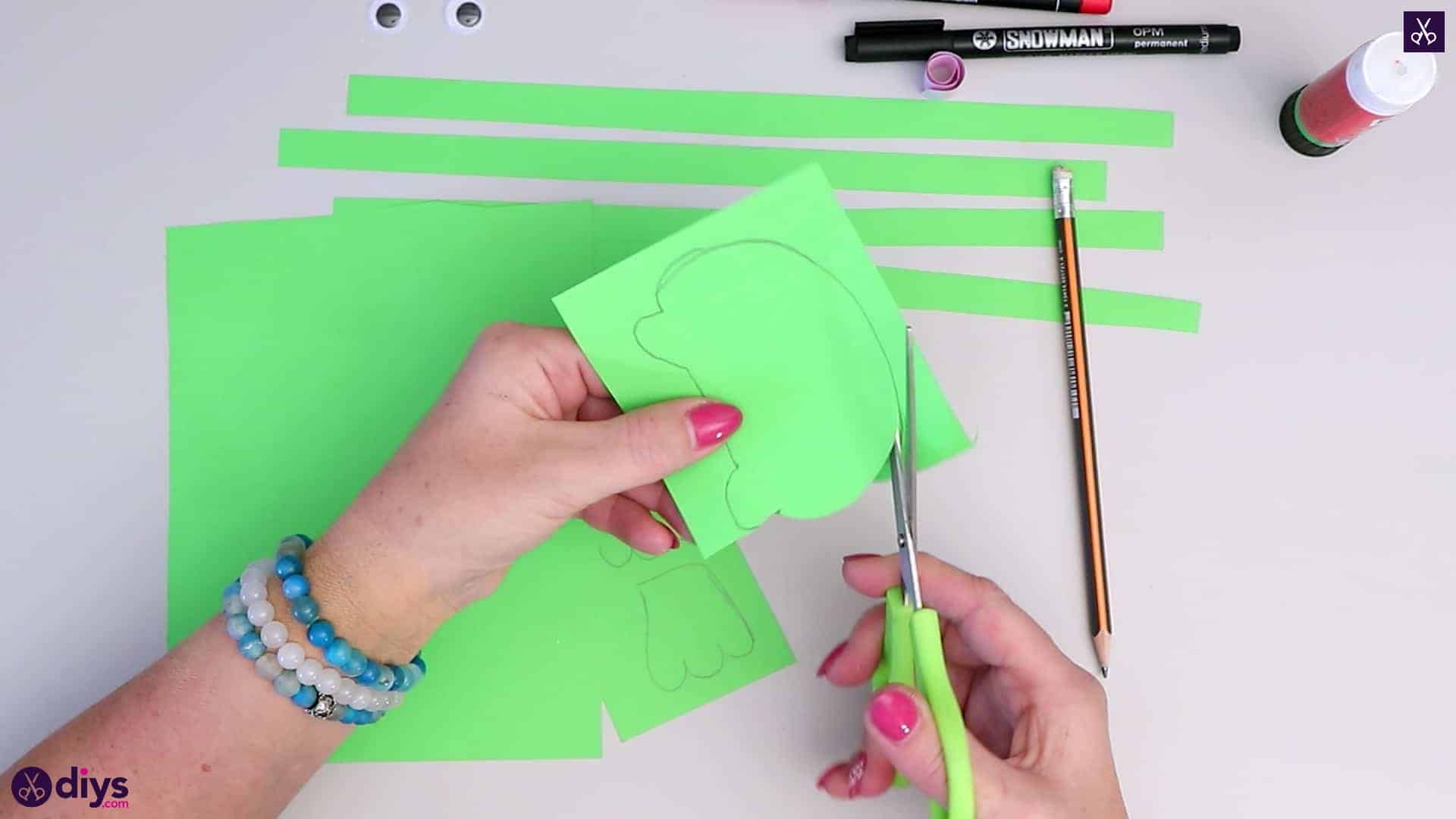 How to make paper frog cutting around