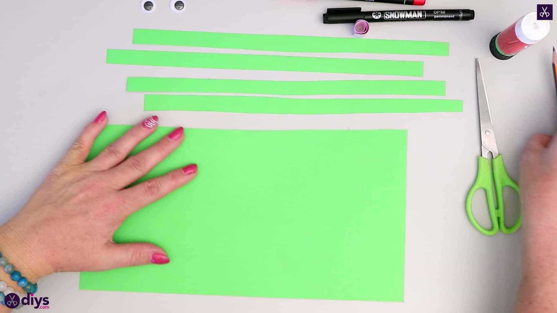 How to make paper frog cutting slices