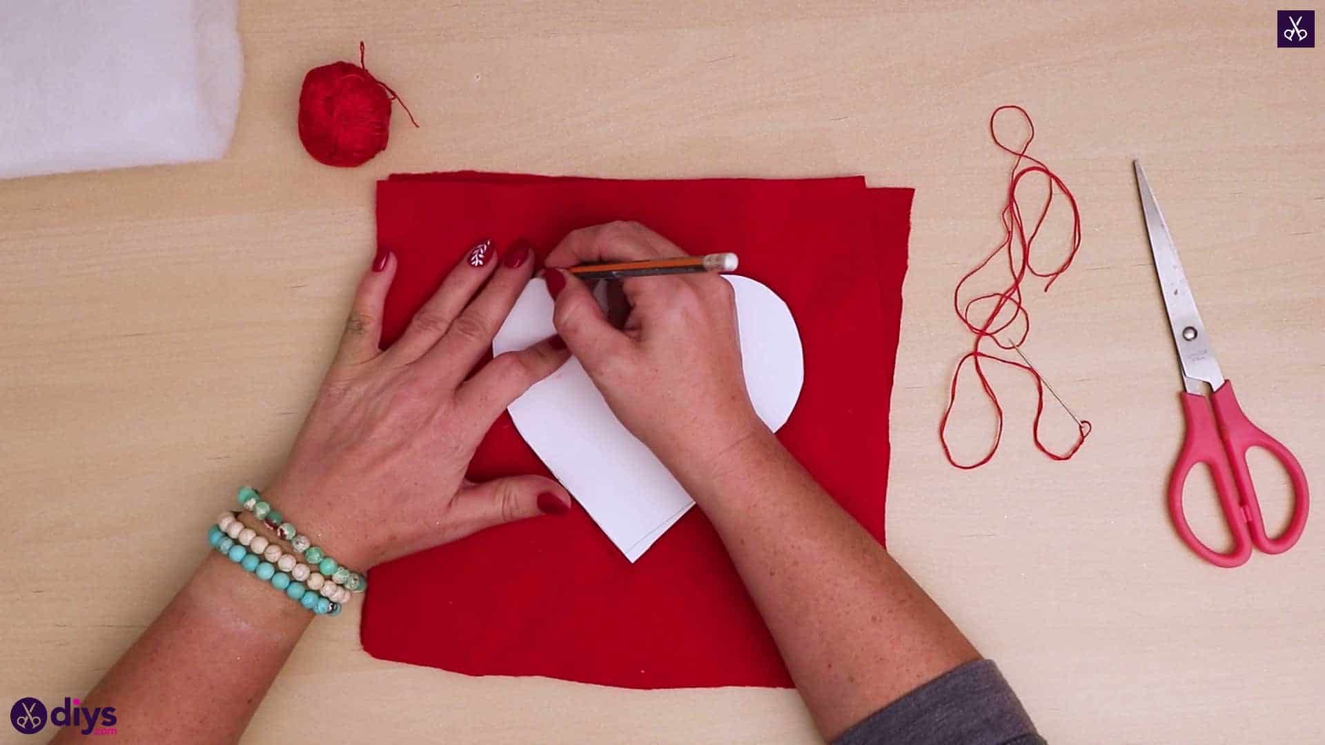 How to make a heart pillow 4
