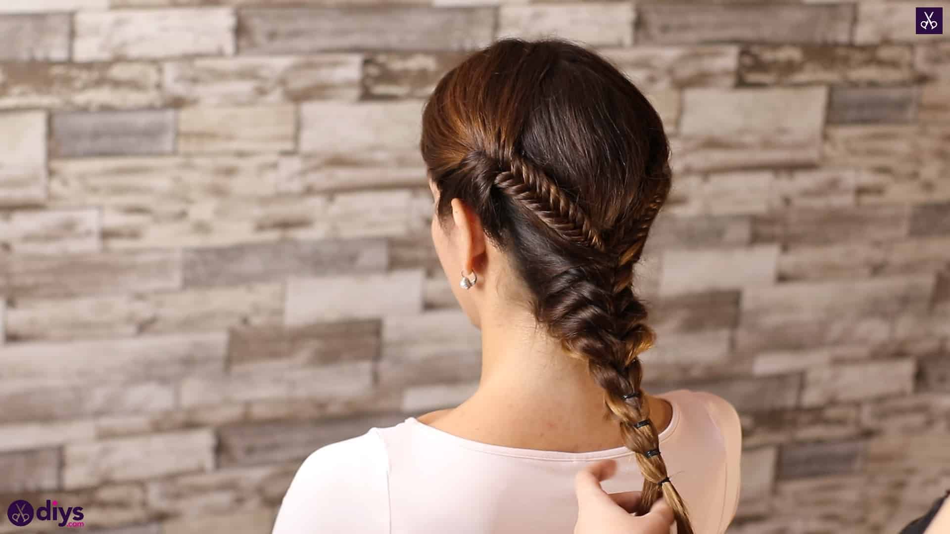 Romantic prom hairstyle tutorial step 4l