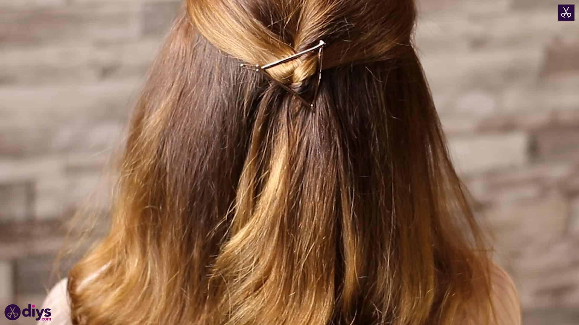 Updo hairstyle for wavy hair 37