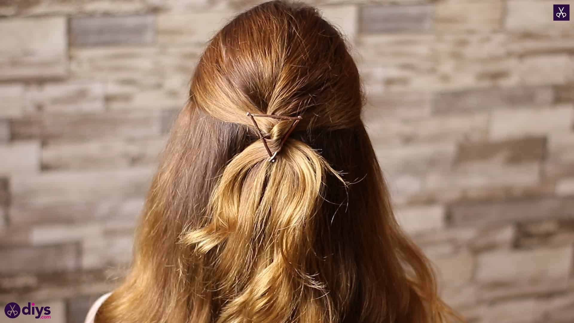 Updo hairstyle for wavy hair 38