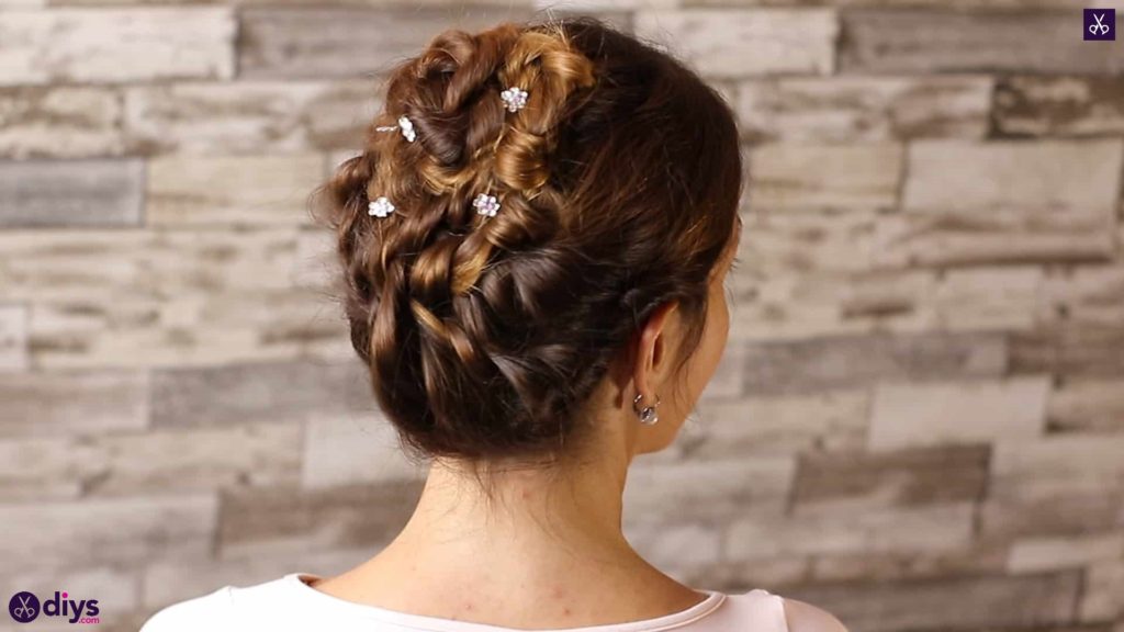 Wedding Hairstyles 61 of the Best Bridal Hairstyles for Every Hair Type   hitchedcouk  hitchedcouk