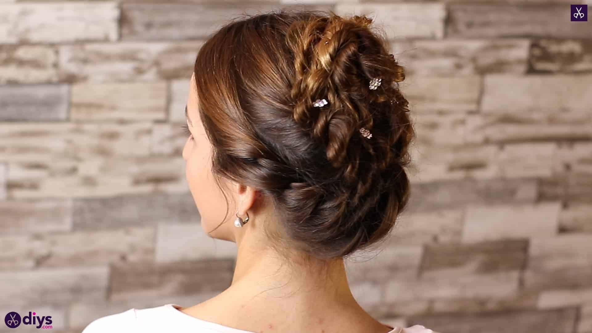 Beautiful Wedding Bun Hairstyle for Bridesmaids