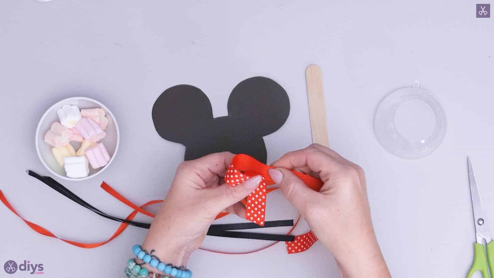 Diy minnie mouse candy holder step 3a