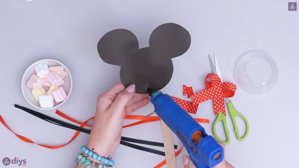 Diy minnie mouse candy holder step 4