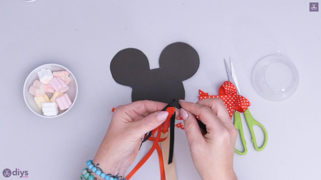 Diy minnie mouse candy holder step 5