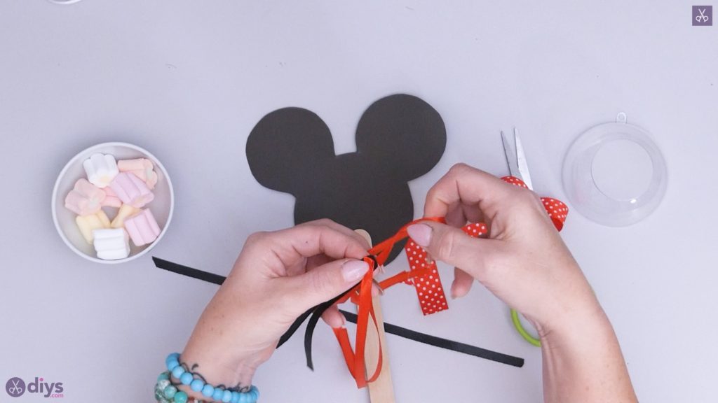 Diy minnie mouse candy holder step 5a