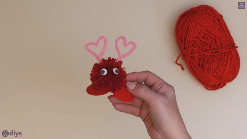 Diy pom pom love monster step 6c