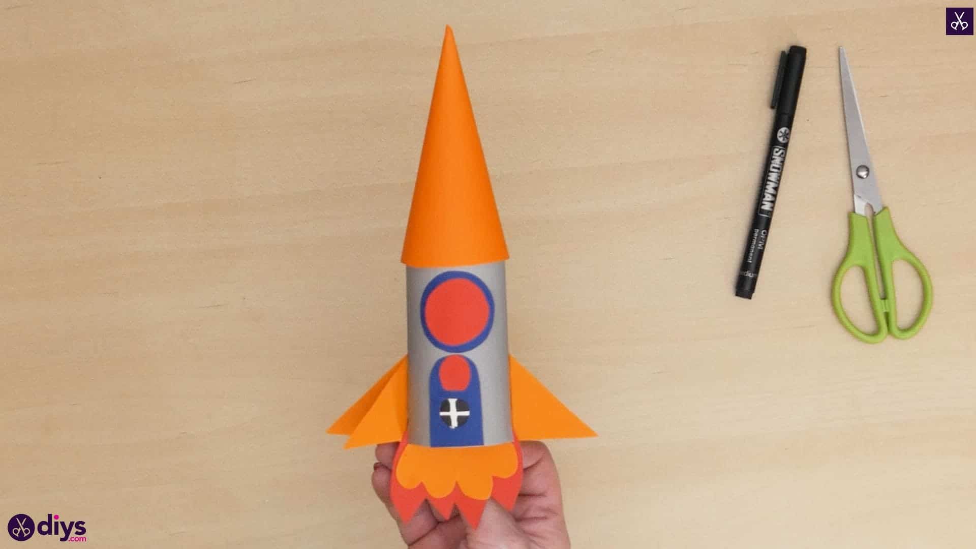 Diy toilet paper roll rocket