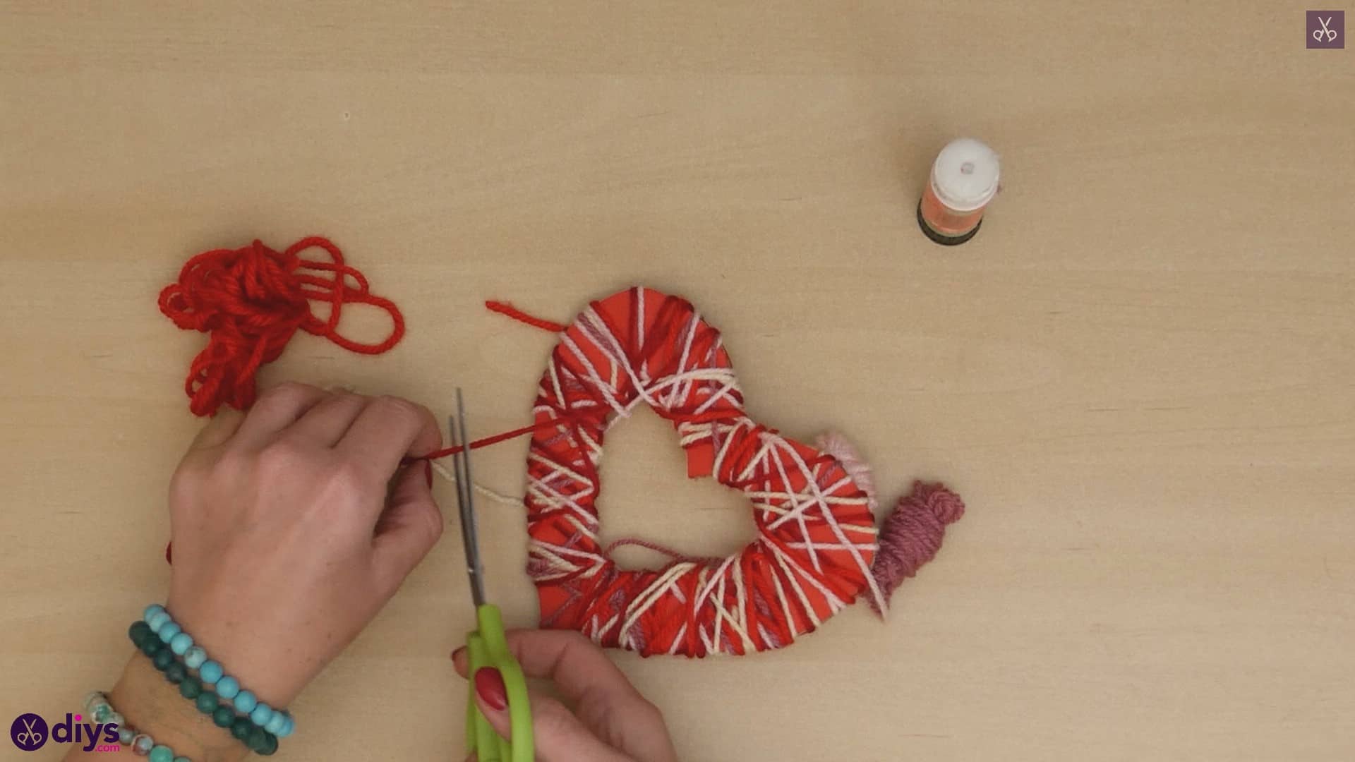 Diy yarn wrapped paper heart step 6b