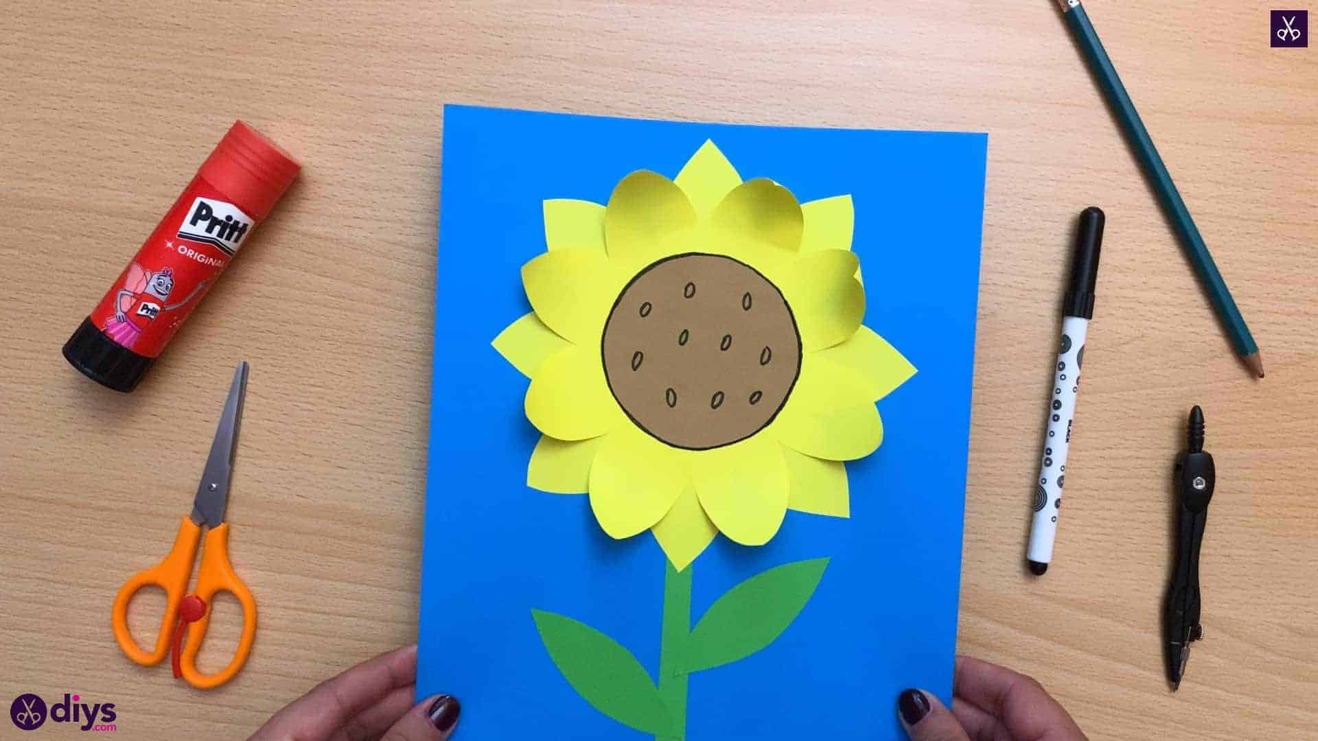 How to make a paper sunflower