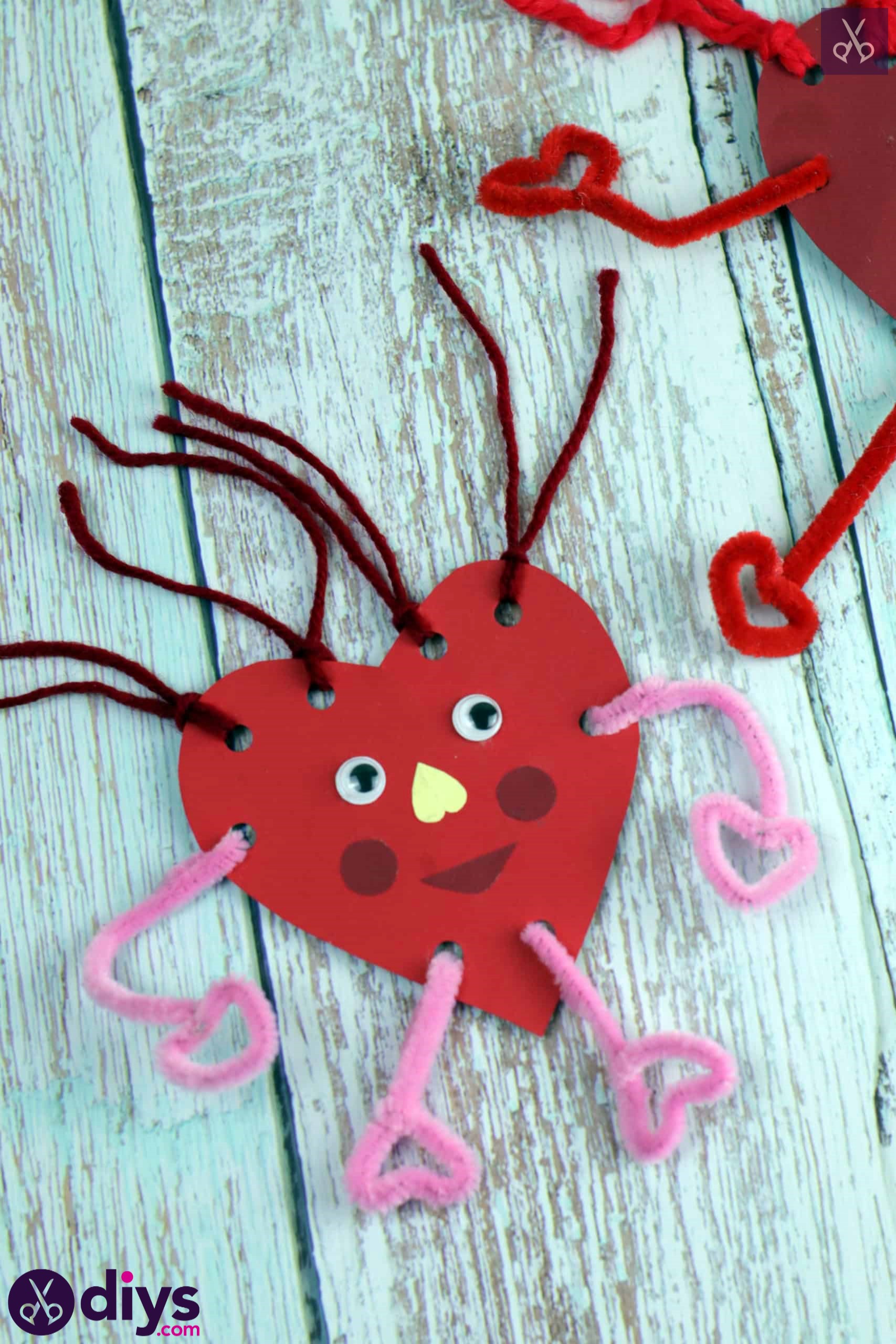 Paper valentine creature diy