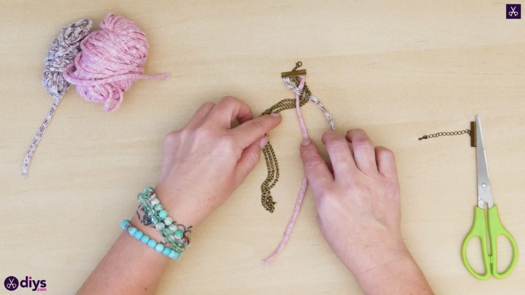Yarn and chain bracelet step 3c