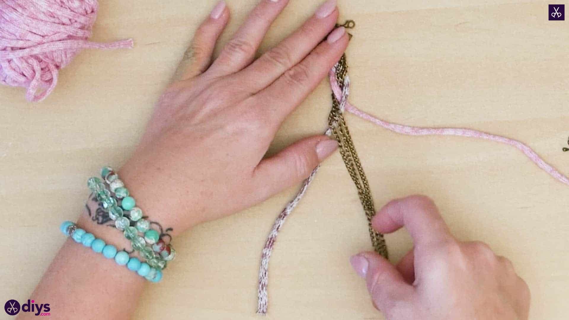 Yarn and chain bracelet step 3d