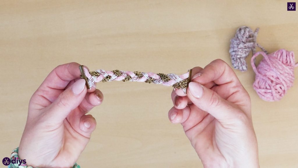 Yarn and chain bracelet step 5c
