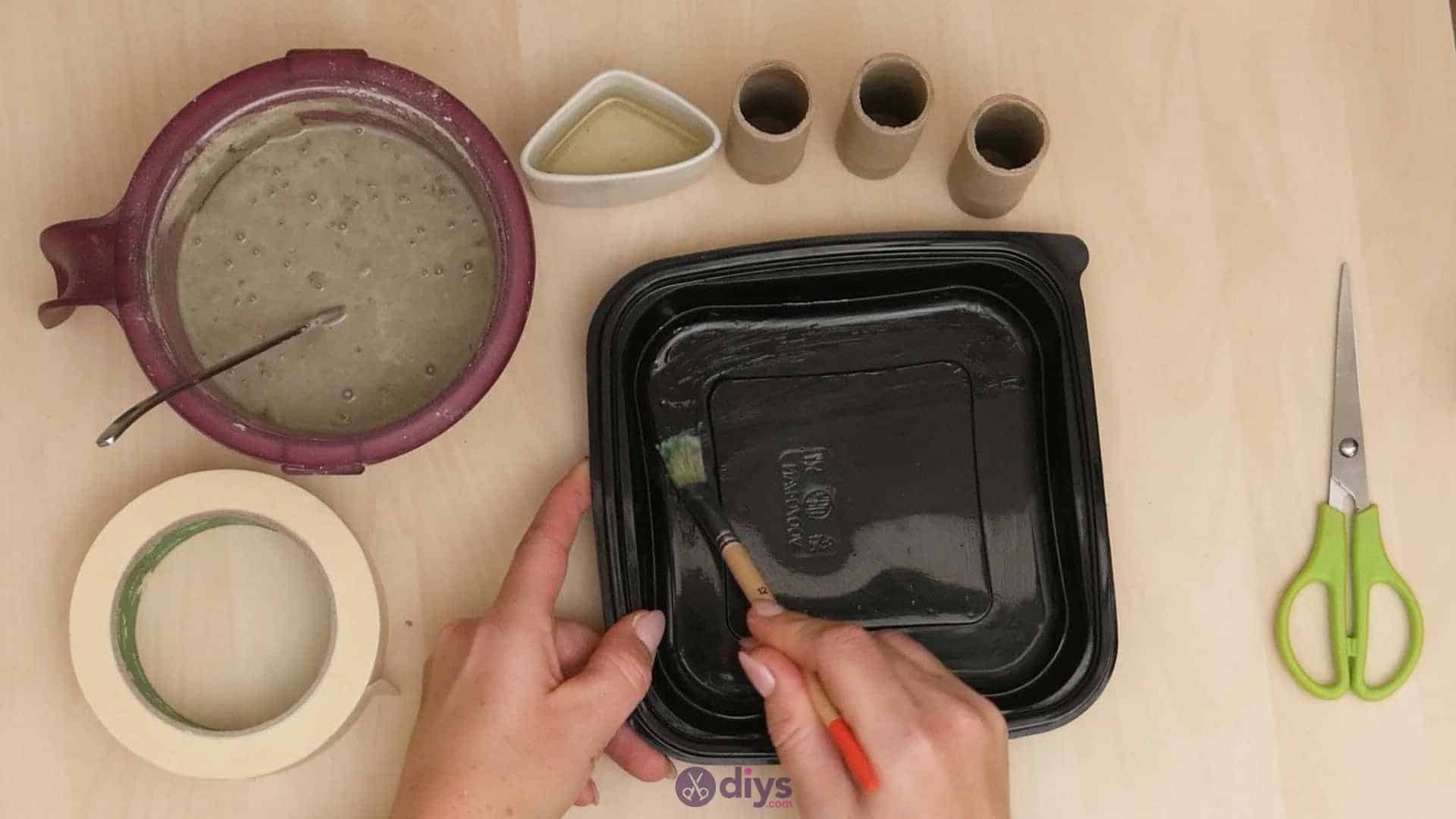 Diy concrete candle holder plate step 2